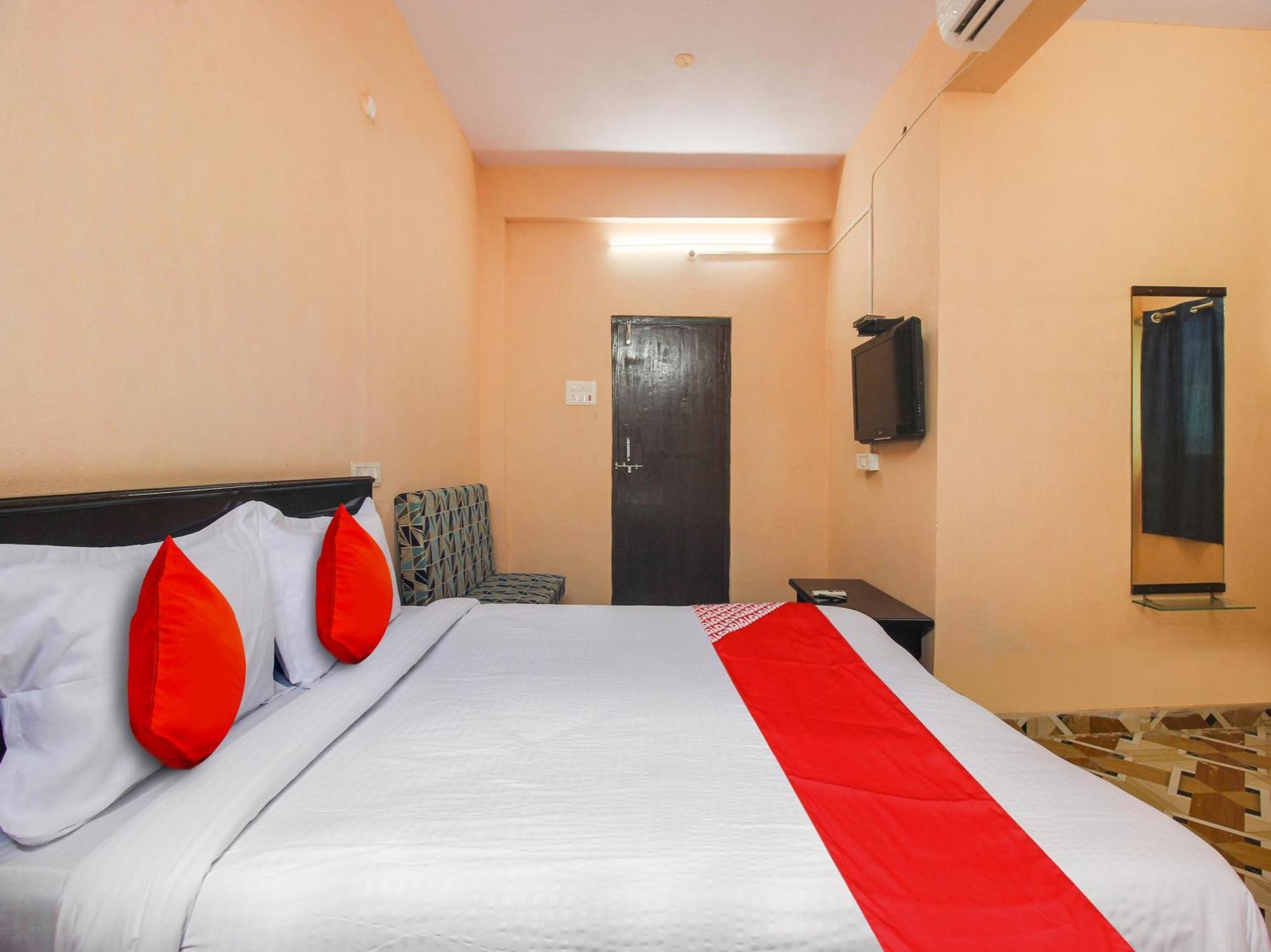 Hotel O R.J.International Pedda Ambarpet Exterior foto