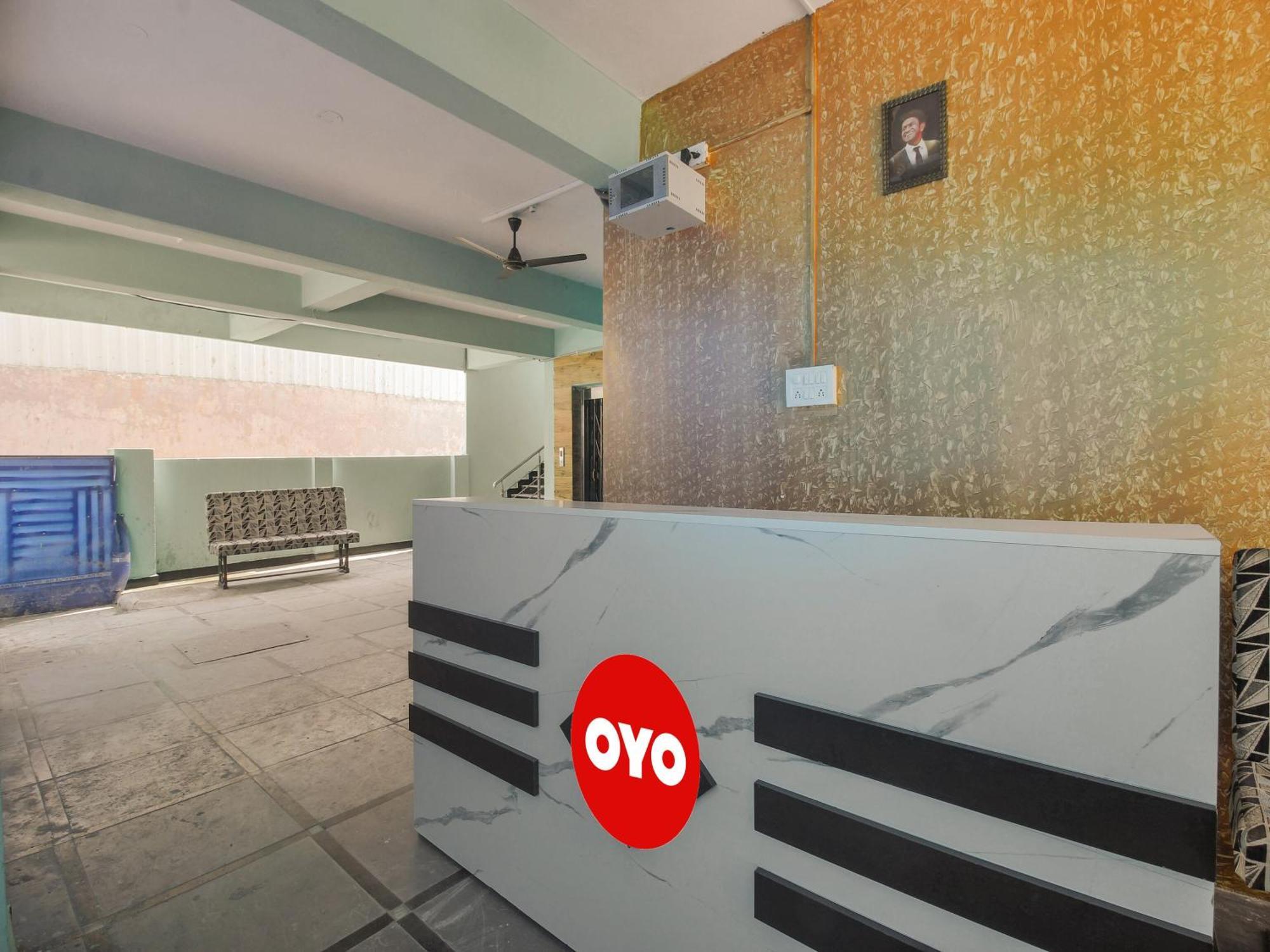 Hotel O R.J.International Pedda Ambarpet Exterior foto